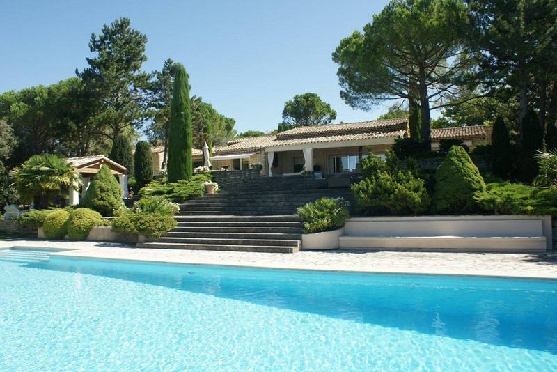 prestigious villa Gordes