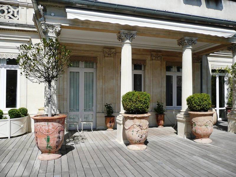 Prestigious apartment with terrace in Avignon
