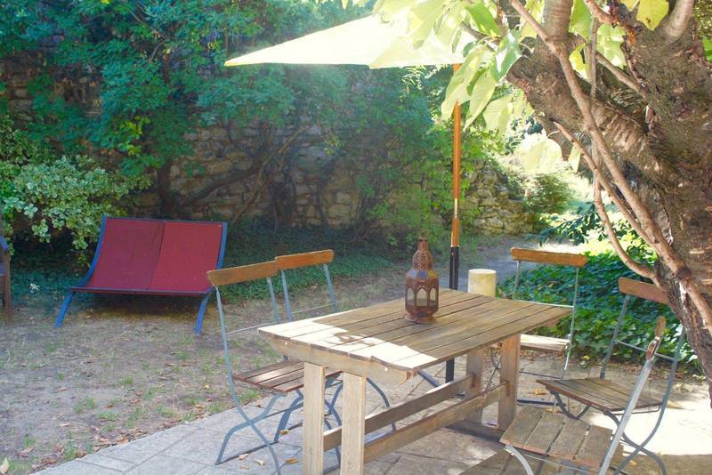 A vendre maison de hameau dans le Luberon avec piscine et jardin
