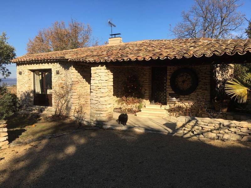 Renovated shepherd's house for sale in Menerbes with a nice view 