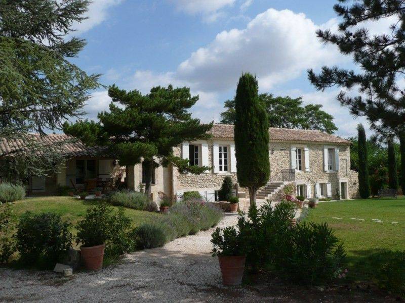 Stone farmhouse for sale in Oppède with a nice view