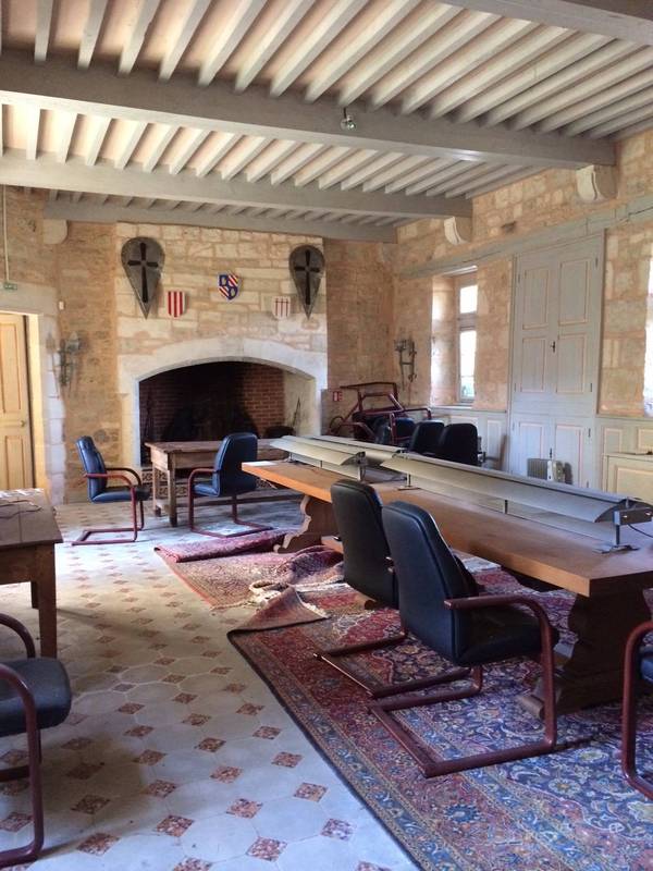 Une des salles de réunion du Château à vendre en Correze
