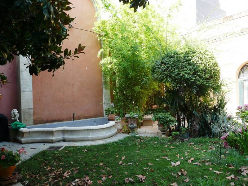 A vendre Avignon duplex avec jardin terrasses et piscine