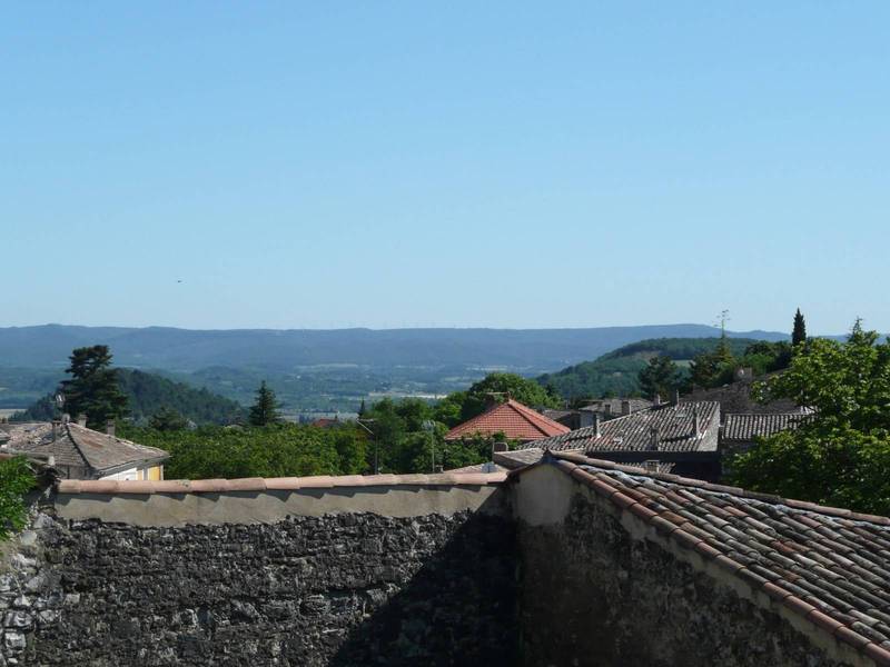 Drome Provençale demeure de village avec vue à vendre