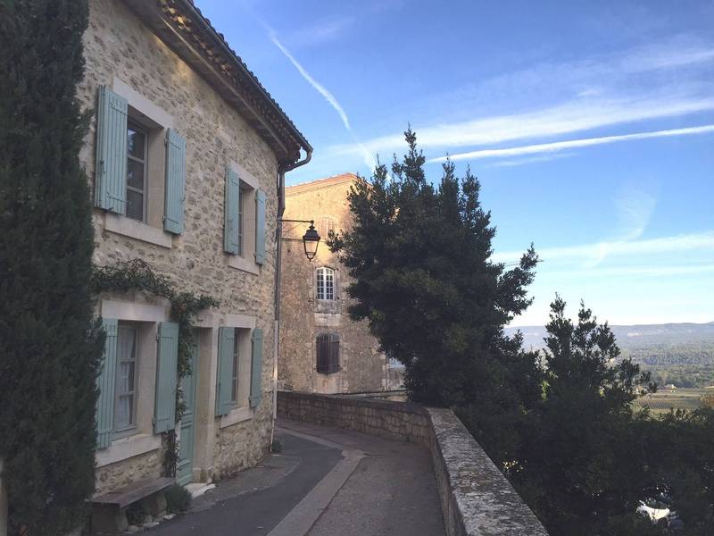 Menerbes maison restaurée en vente face au Mont Ventoux