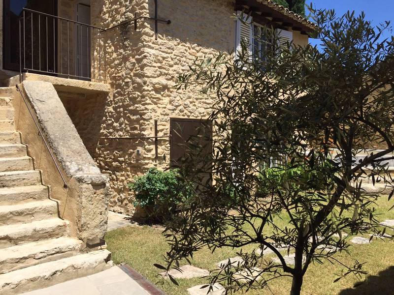 Maison de village avec jardin et piscine à vendre à Cabrières d'Avignon