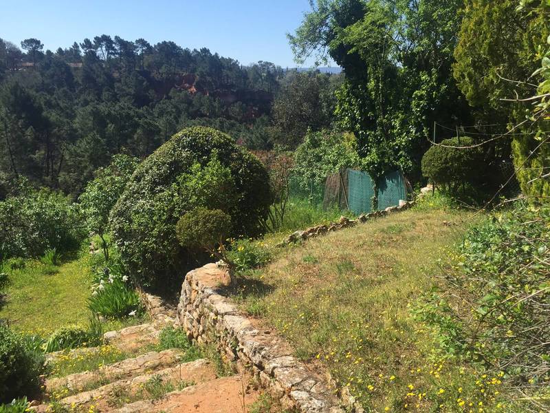 Maison de village à vendre à Roussillon avec terrasse et jardin
