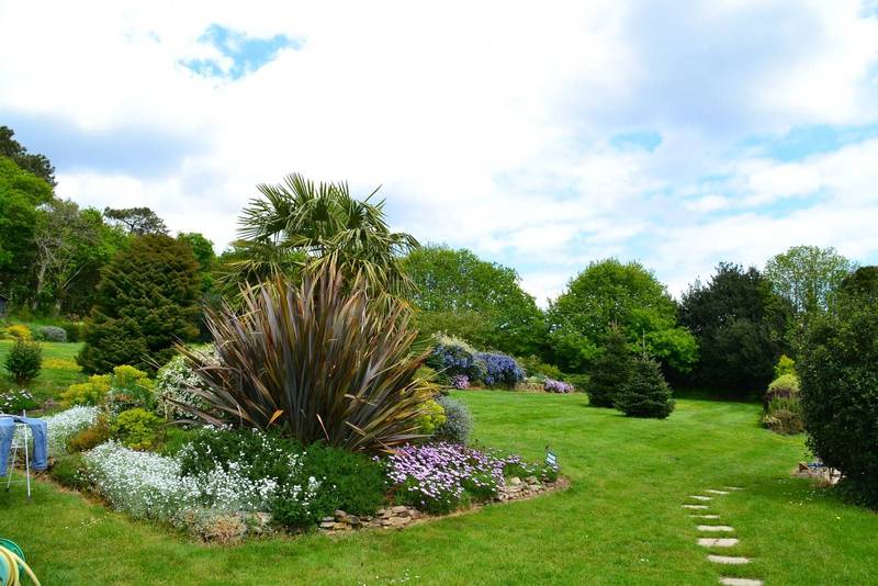 Propriété à vendre dans le Morbihan avec jardin arboré et paysagé