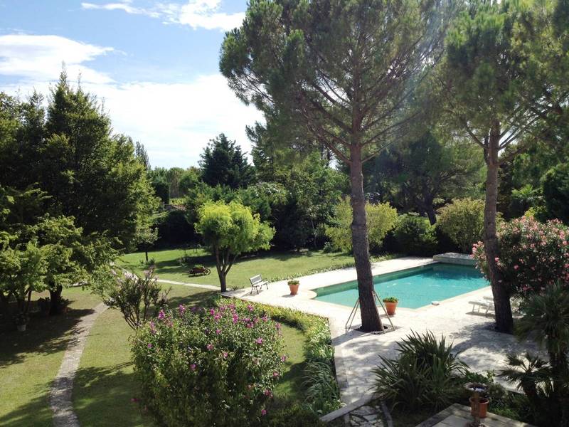 Villa  avec parc arboré proche d'Avignon à la vente