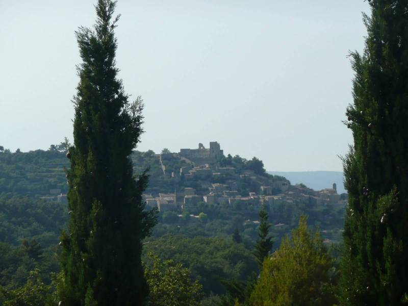 Villa avec vue sur le Chateau du Marquis de Sade