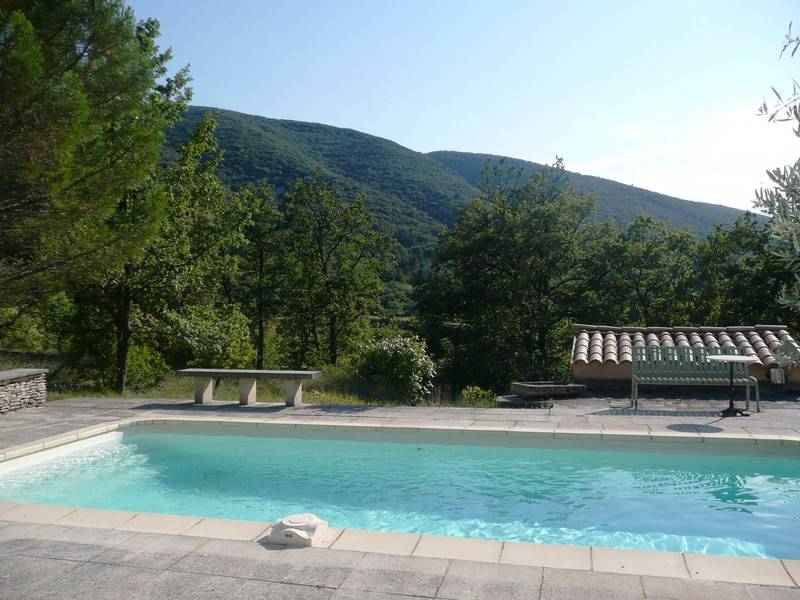 A vendre villa avec piscine et vue sur la Montagne du Luberon