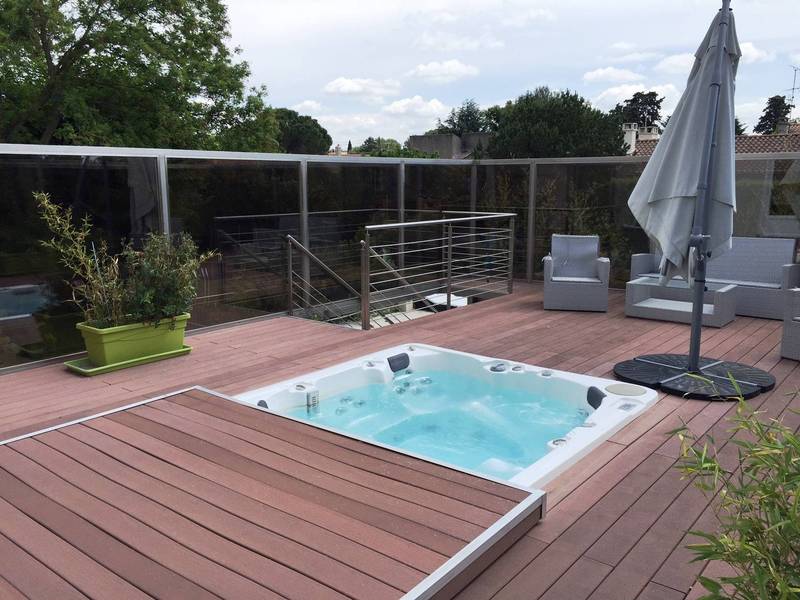 Maison contemporaine à vendre près d'Avignon avec jardin et piscine
