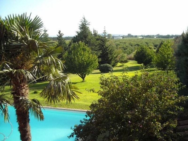 Villa à vendre à l'Isle Sur La Sorgue avec un jardin et une piscine