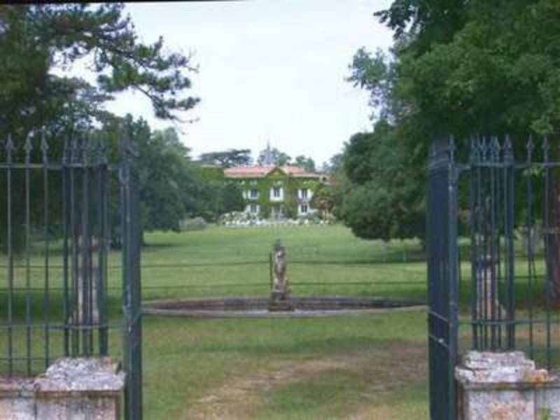 Château à vendre à 25 minutes  de Castelnaudary dans le Lauraguais avec un parc attribué à Le Nôtre