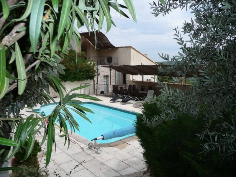 Demeure de Village  de prestige à vendre à Ventabren avecune piscine et un terrain 2.5 ha et une superbe vue