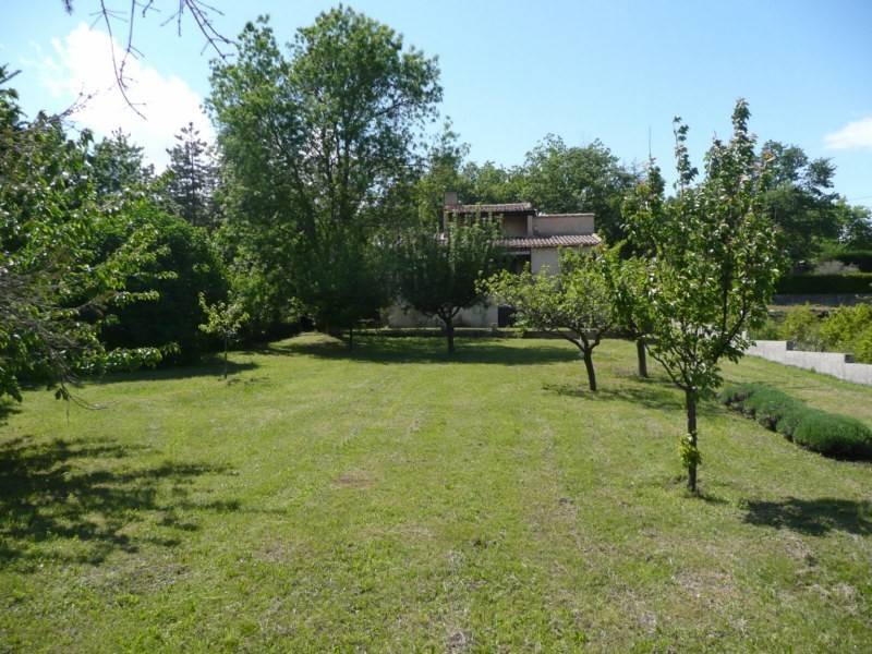 Villa  à vendre à Lacoste à proximité immédiate du village avec un jardin et une belle vue