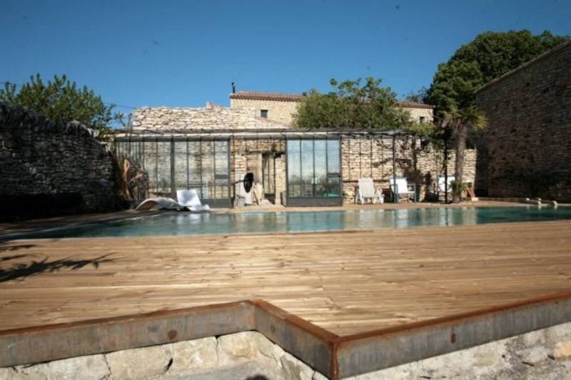 LOFT  Gordes Menerbes et Gordes à 5 minutes Maison contemporaine en pierre style Loft dans un hameau au calme avec jardin et piscine