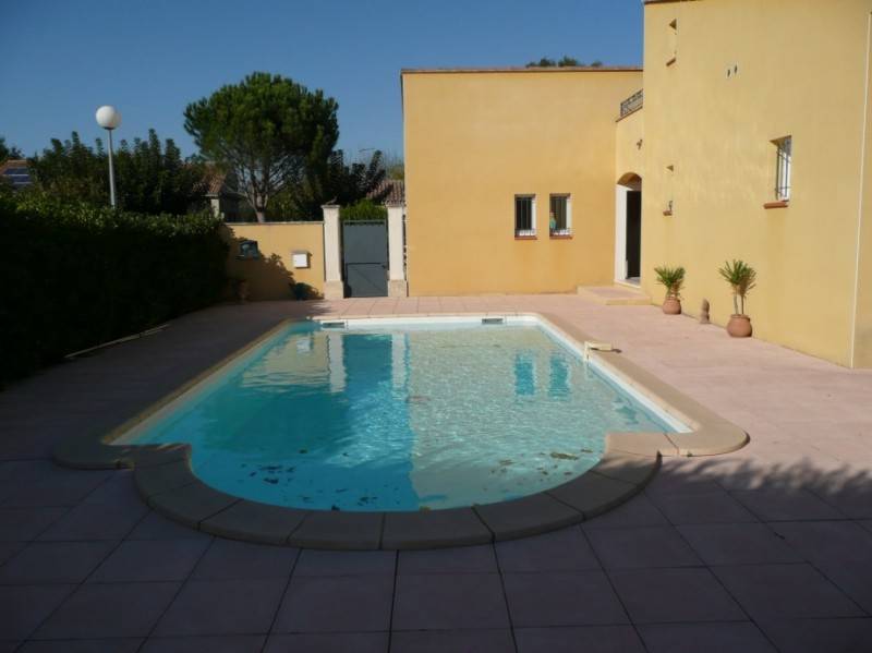 Villa à vendre à l'Isle Sur La Sorgue avec piscine et jardin