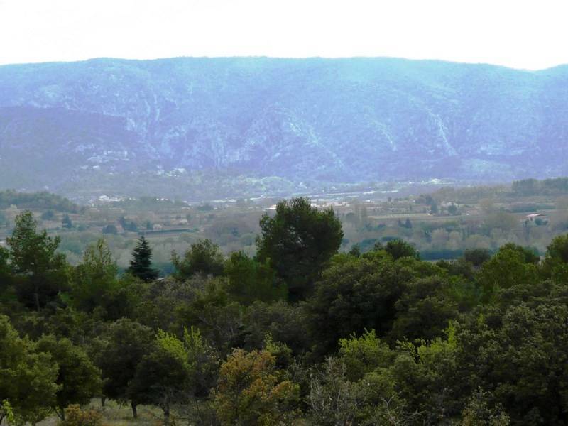Terrain à bâtir  à vendre à Gordes avec vue sur la Montagne du Luberon