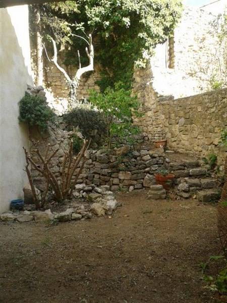 Maison de Village à vendre à Beaumont de Pertuis Sud Luberon avec un jardin et une terrasse tropézienne