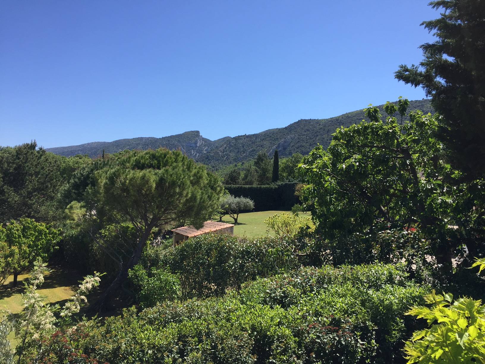 Maison à vendre à Maubec avec une belle vue sur le Luberon