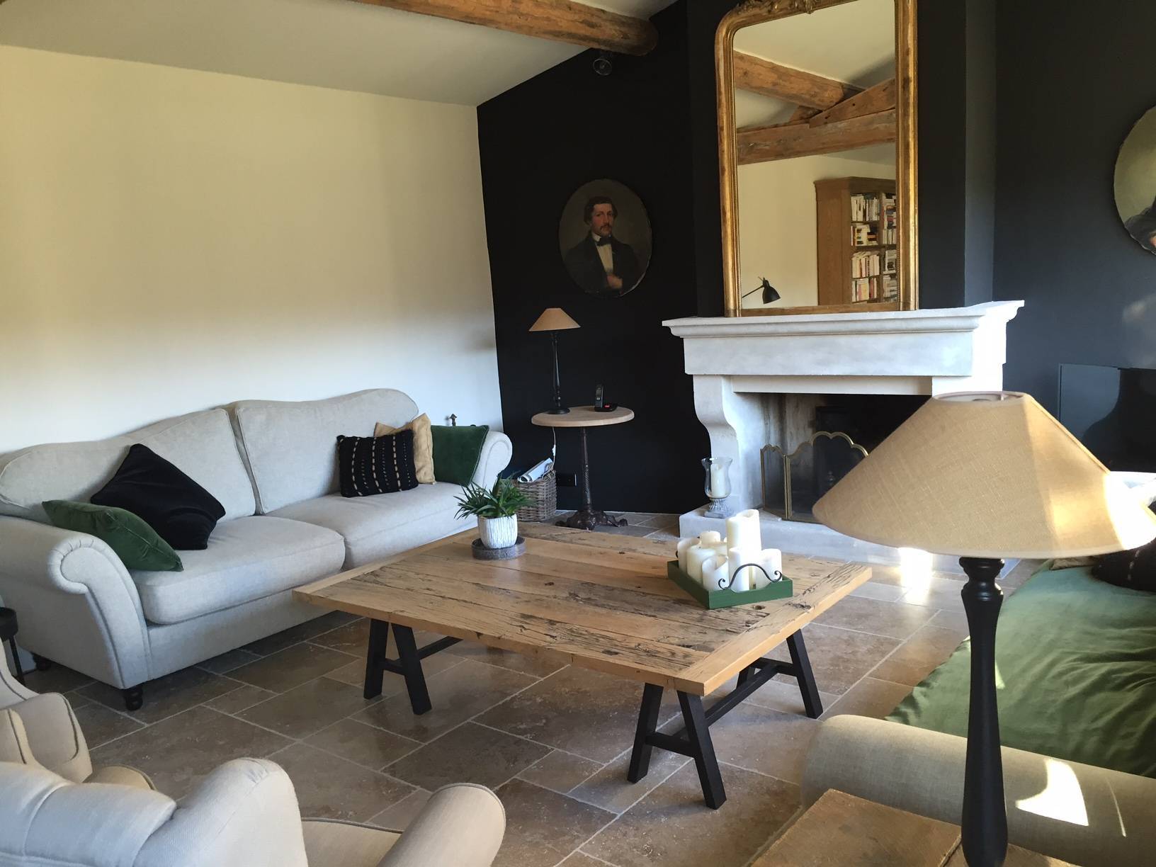 Mas restauré à vendre à Menerbes avec une belle vue sur la montagne du Luberon