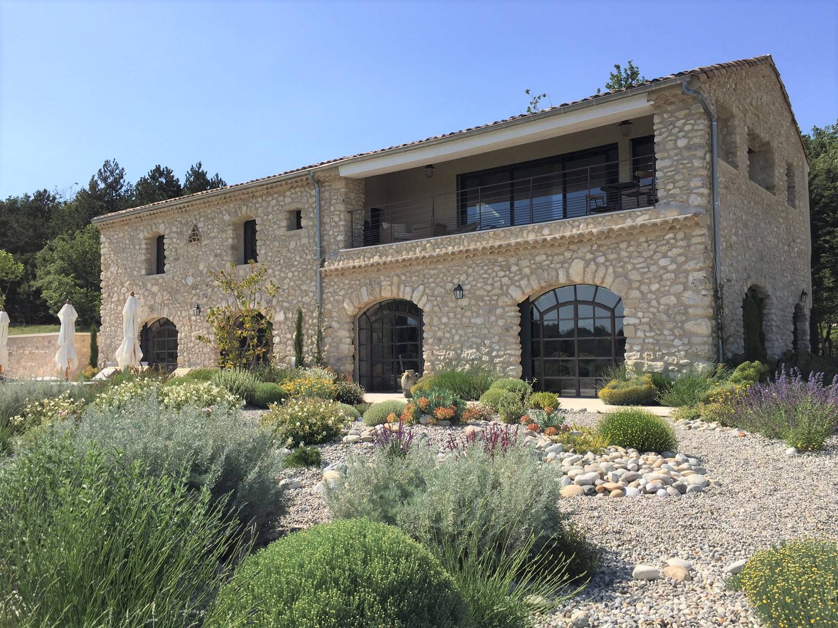 Maison d'architecte à vendre à Grignan avec une vue panoramique