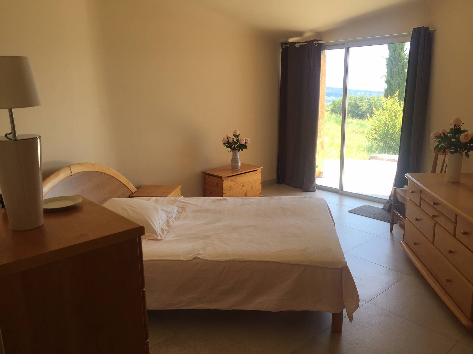 Maison d'architecte à vendre à Murs avec une vue panoramique