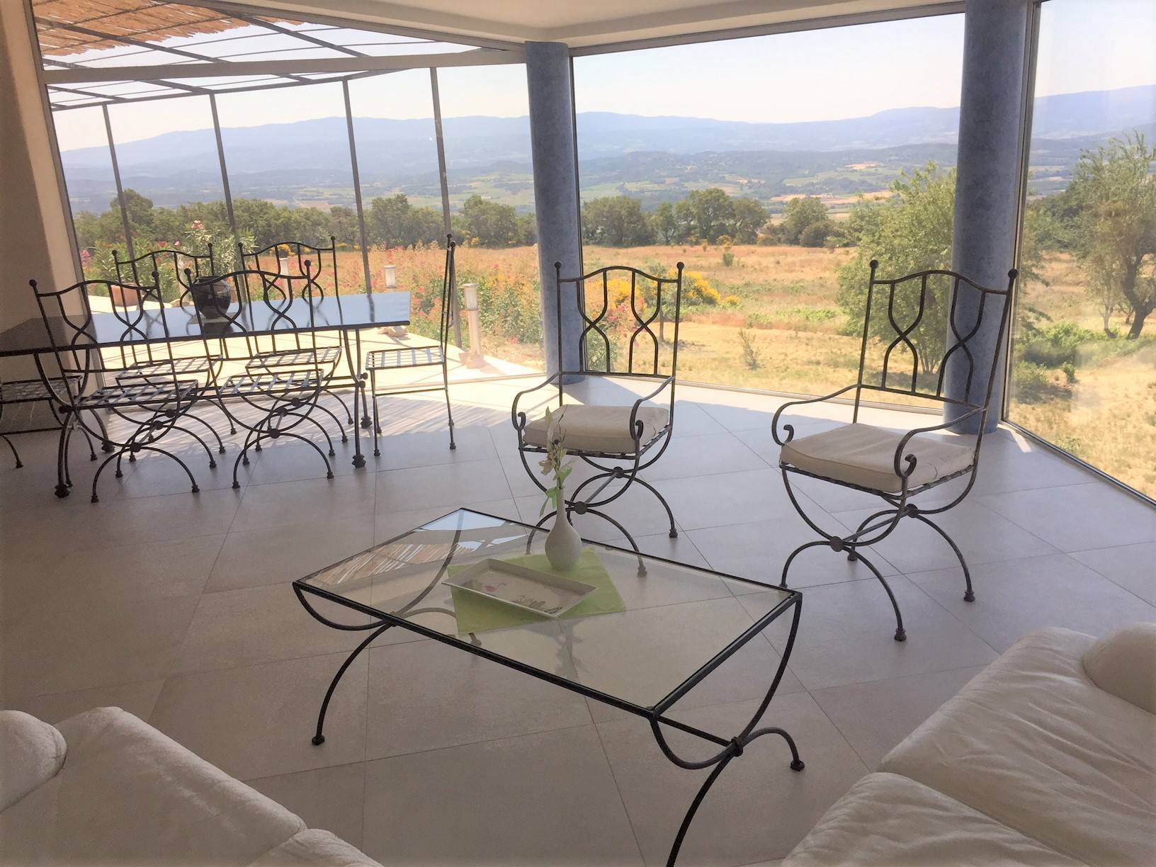 Maison de plain-pied à vendre à Gordes avec une superbe vue