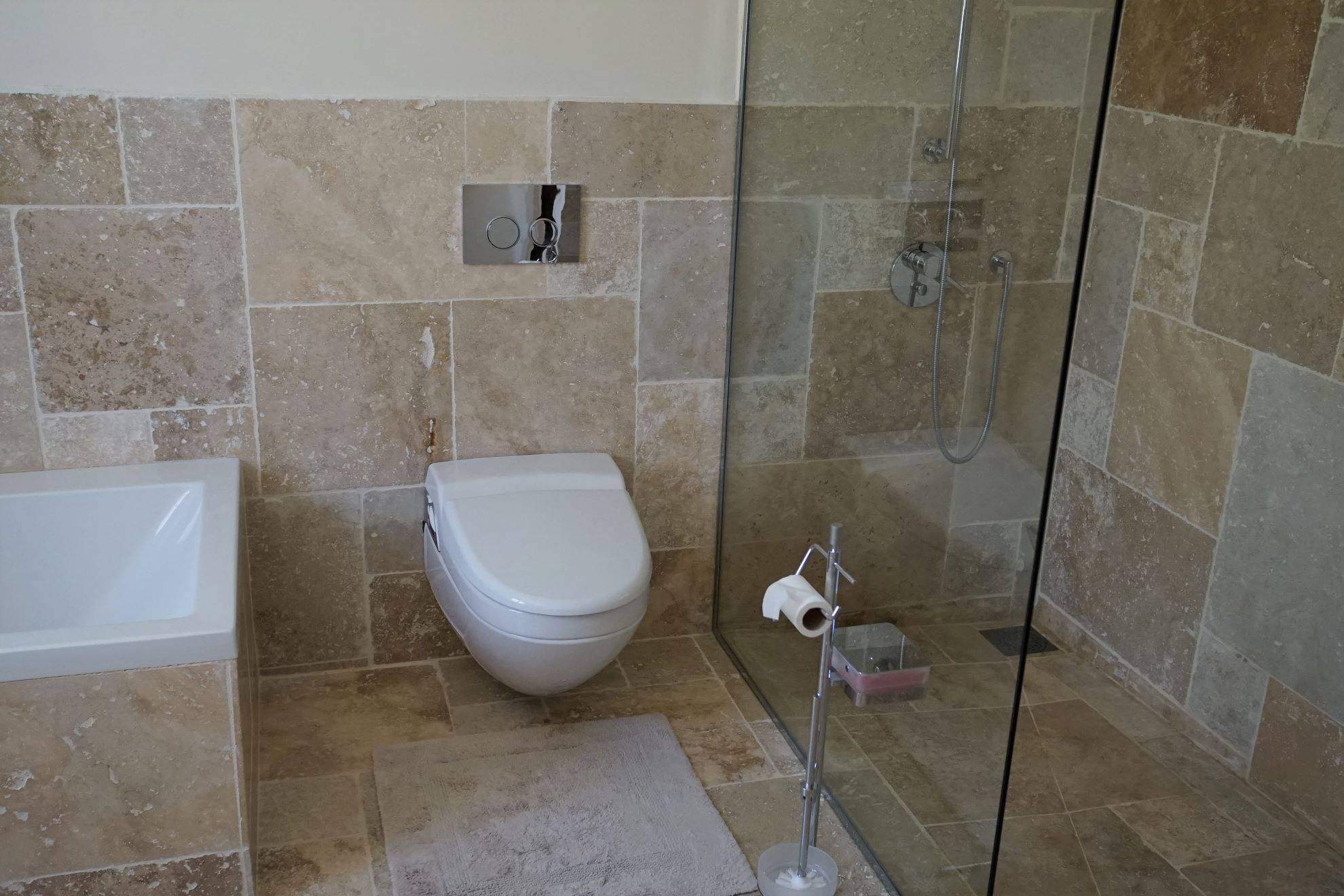 Maison de plain-pied à vendre à Menerbes avec un jardin et une piscine
