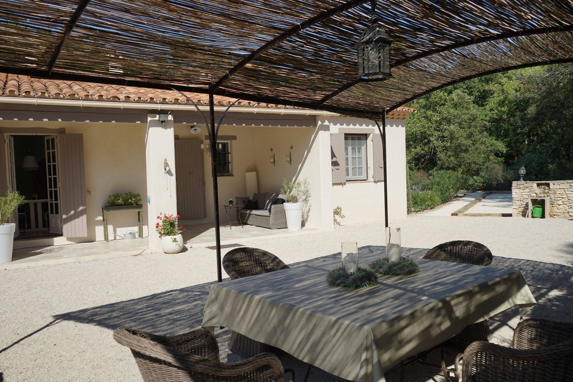 Maison de plain pied à vendre à Menerbes