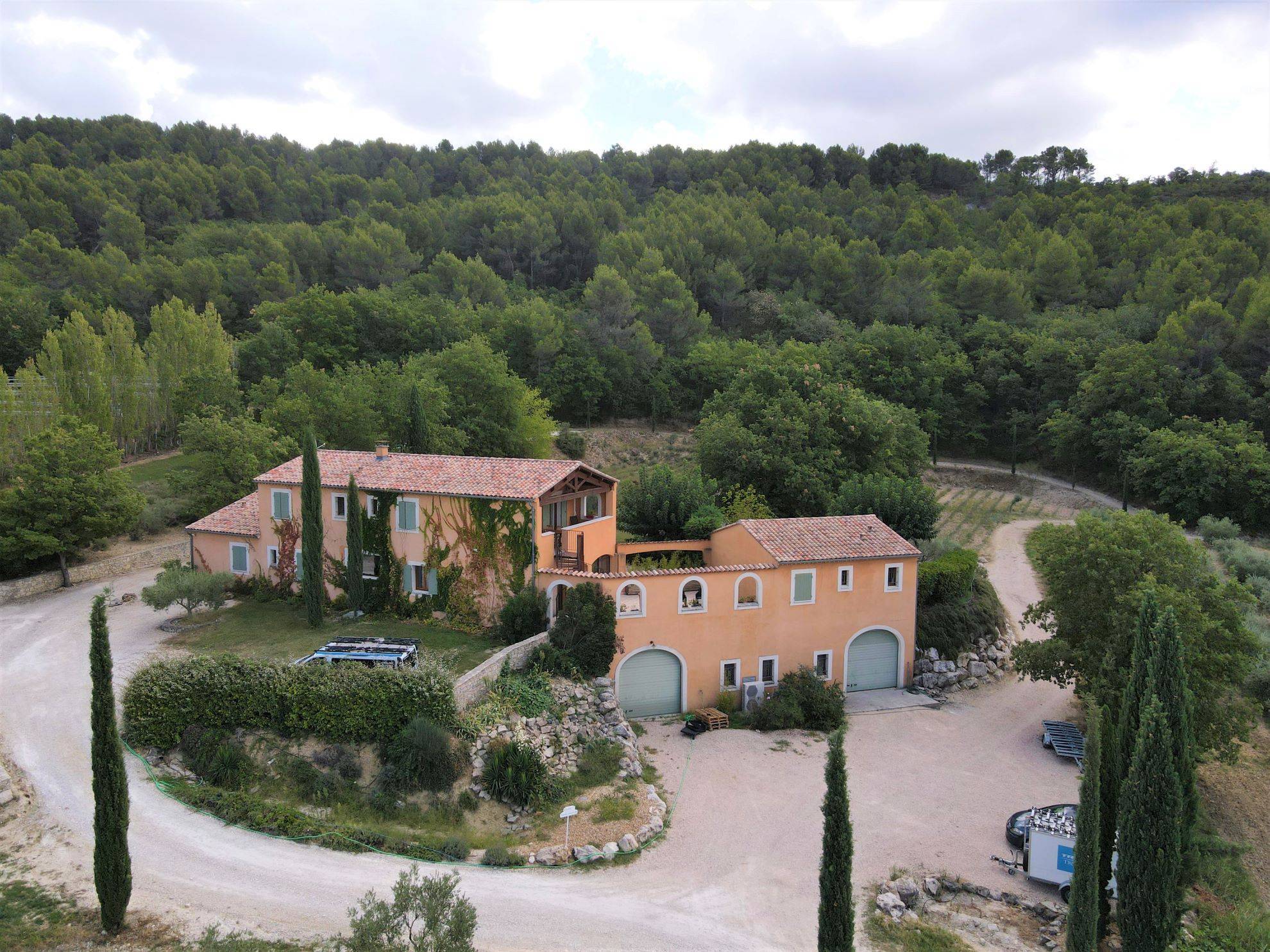 immobilier pernes les fontaines