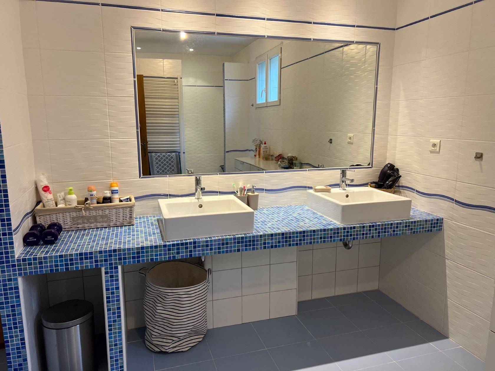 Maison contemporaine à vendre à Avignon avec un hectare de terrain