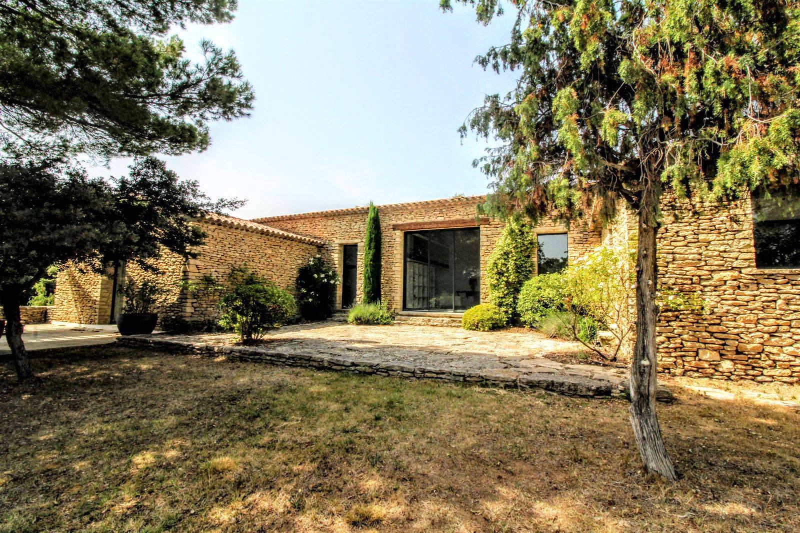 A vendre Maison moderne en pierre à Gordes