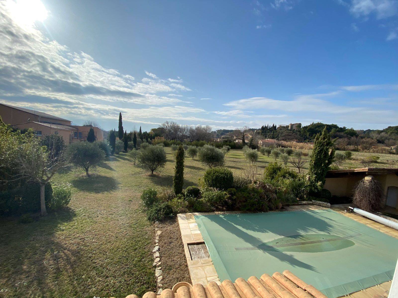 Maison moderne à vendre à Roaix avec une très belle vue