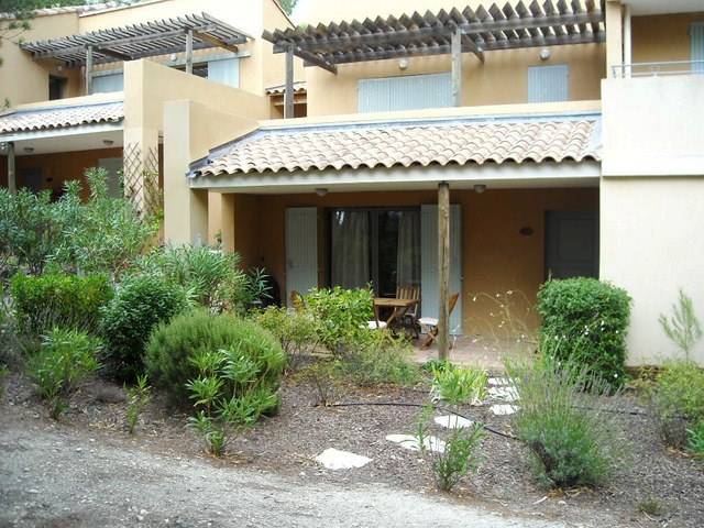 Appartement  à vendre à Saumane de Vaucluse sur le Golf avec une terrasse