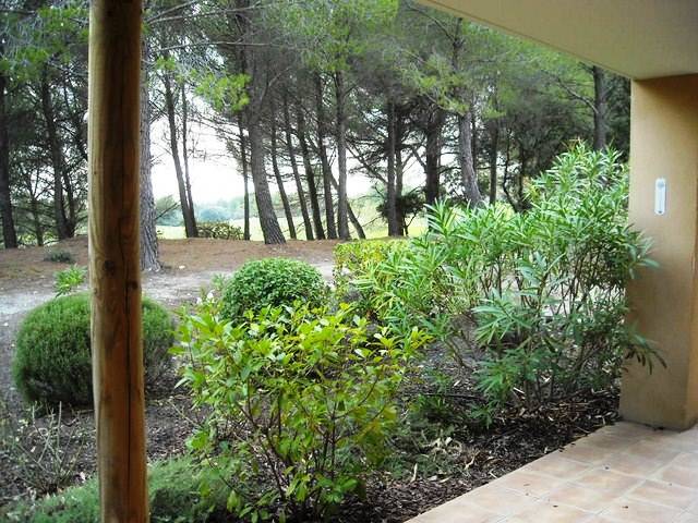 Appartement en rez de chaussée avec terrasse et accès direct au parcours de Golf