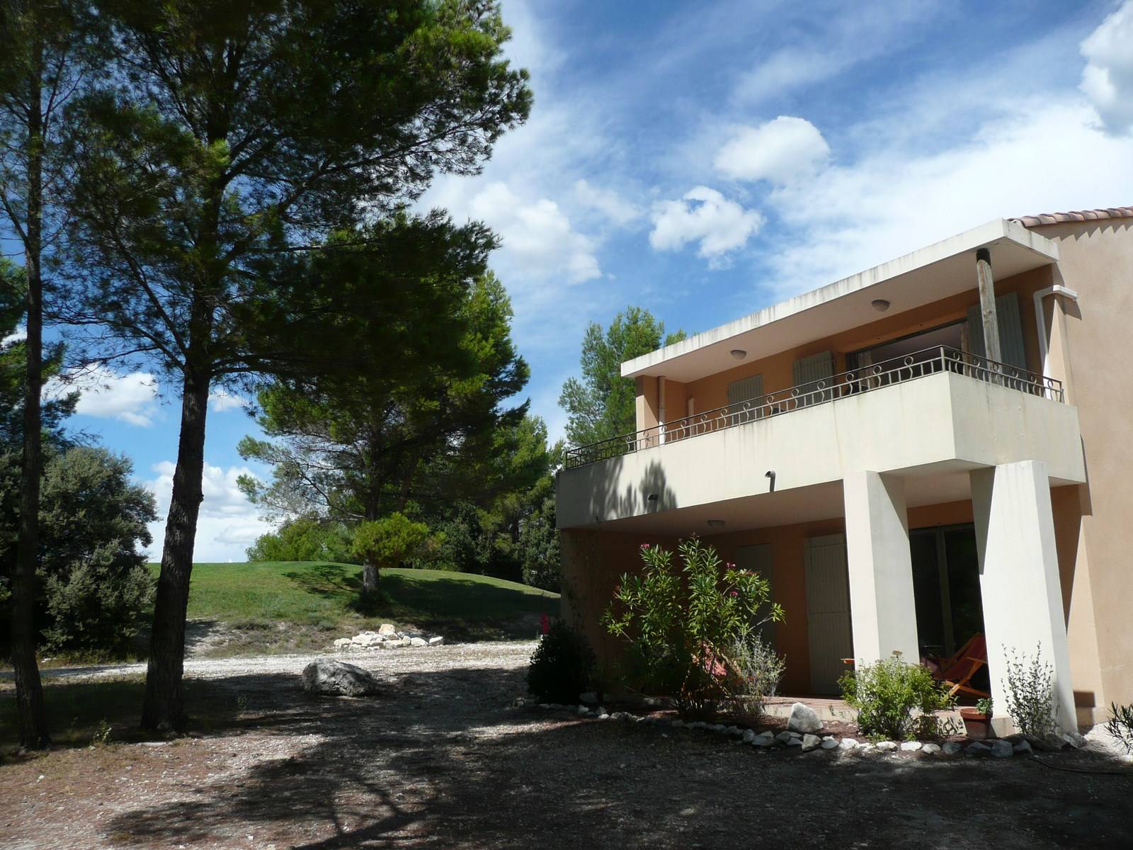 Appartement libre et meublé à vendre sur le Golf de Saumane