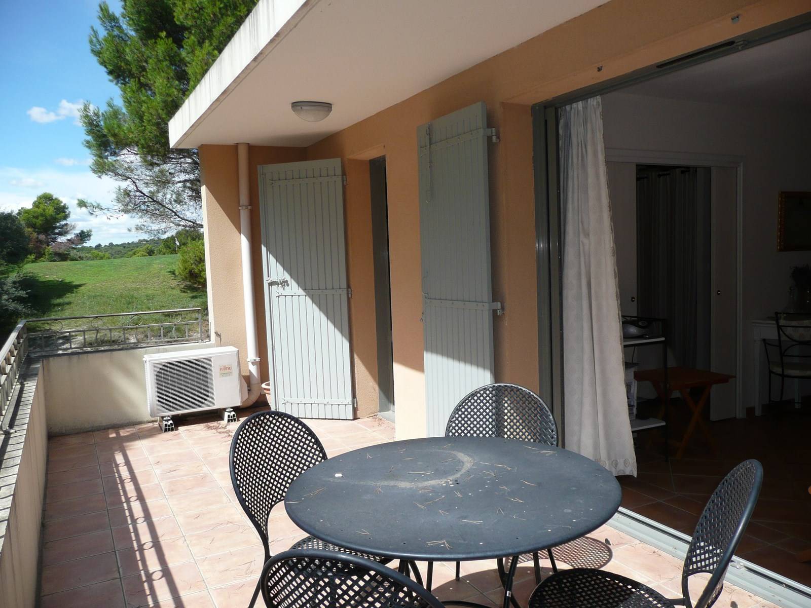 Immobilière du Luberon appartement sur le Golf de Saumane en Vaucluse