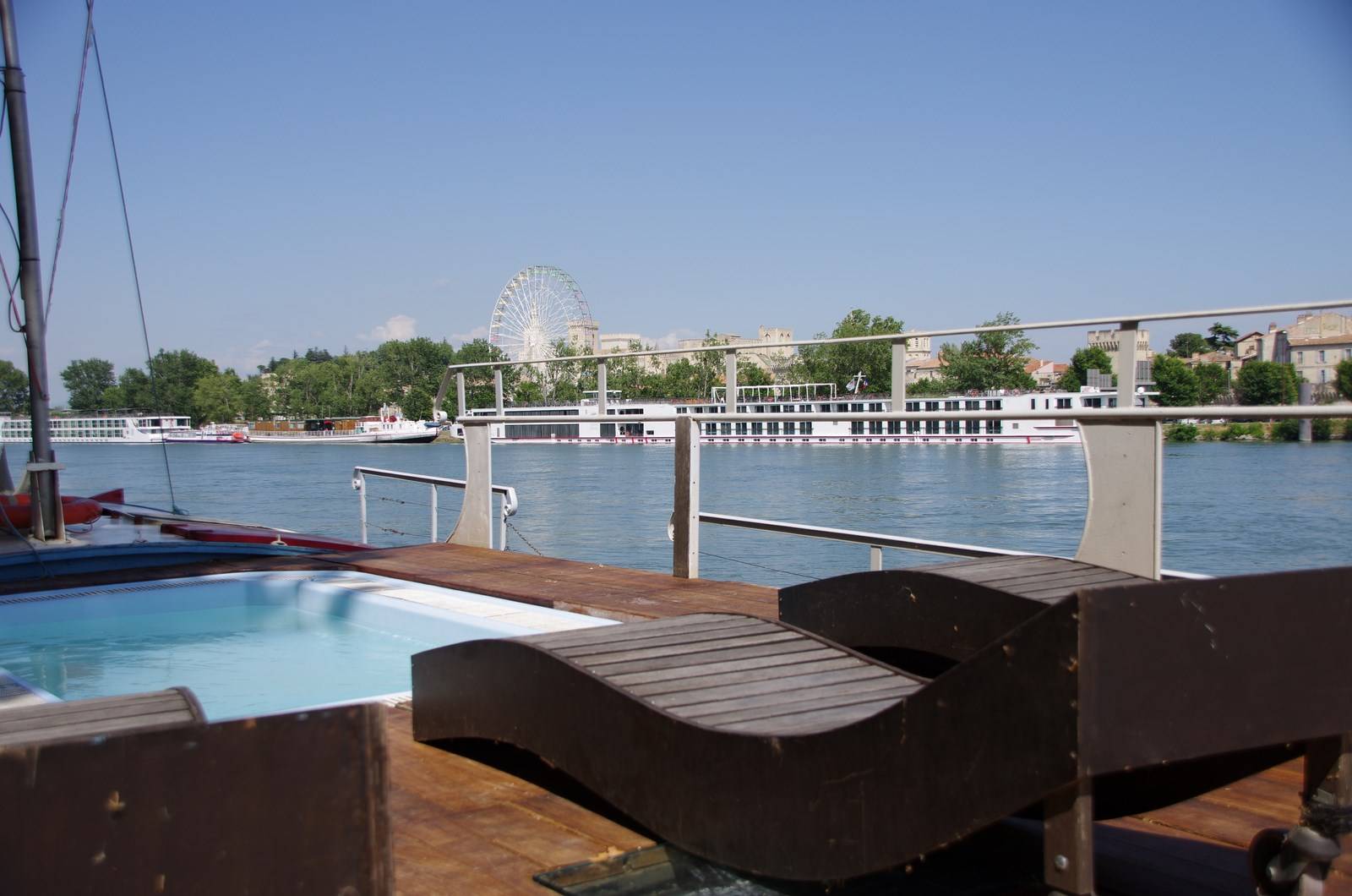 Avignon péniche aménagée à vendre