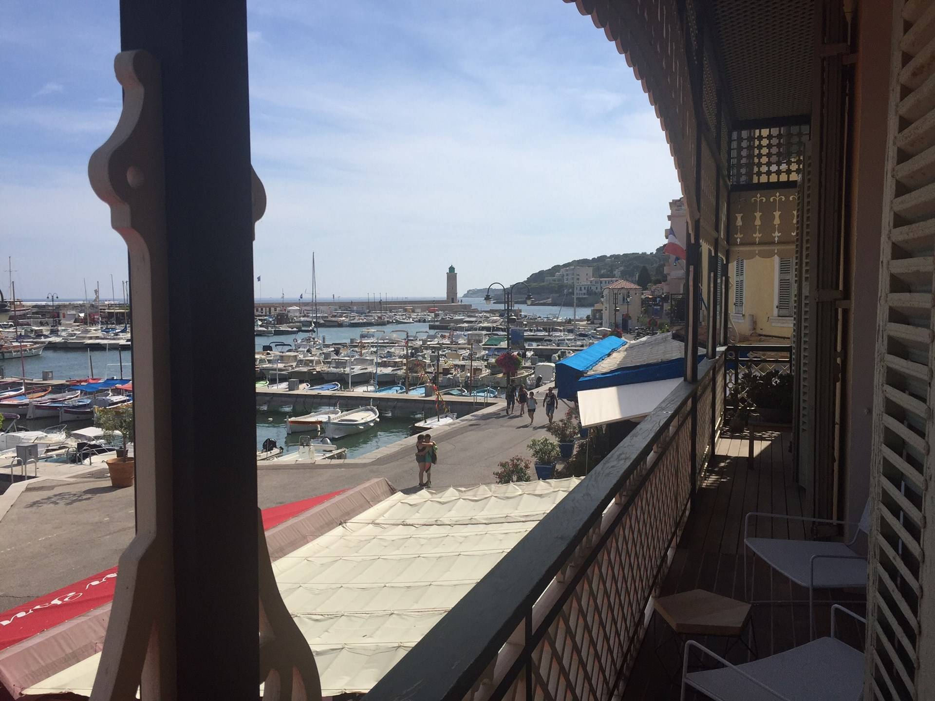 Cassis appartement à vendre en exclusivité par l'agence immobilière du luberon