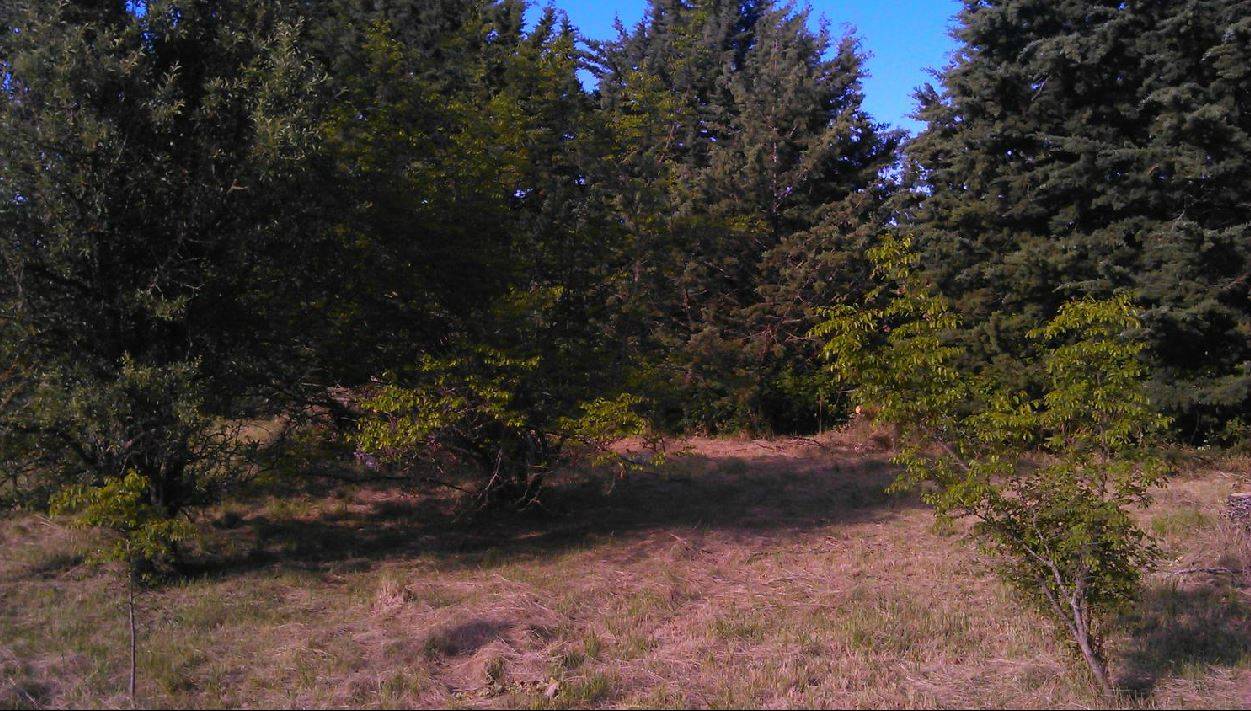 Terrain constructible à vendre à Gordes avec une vue panoramique