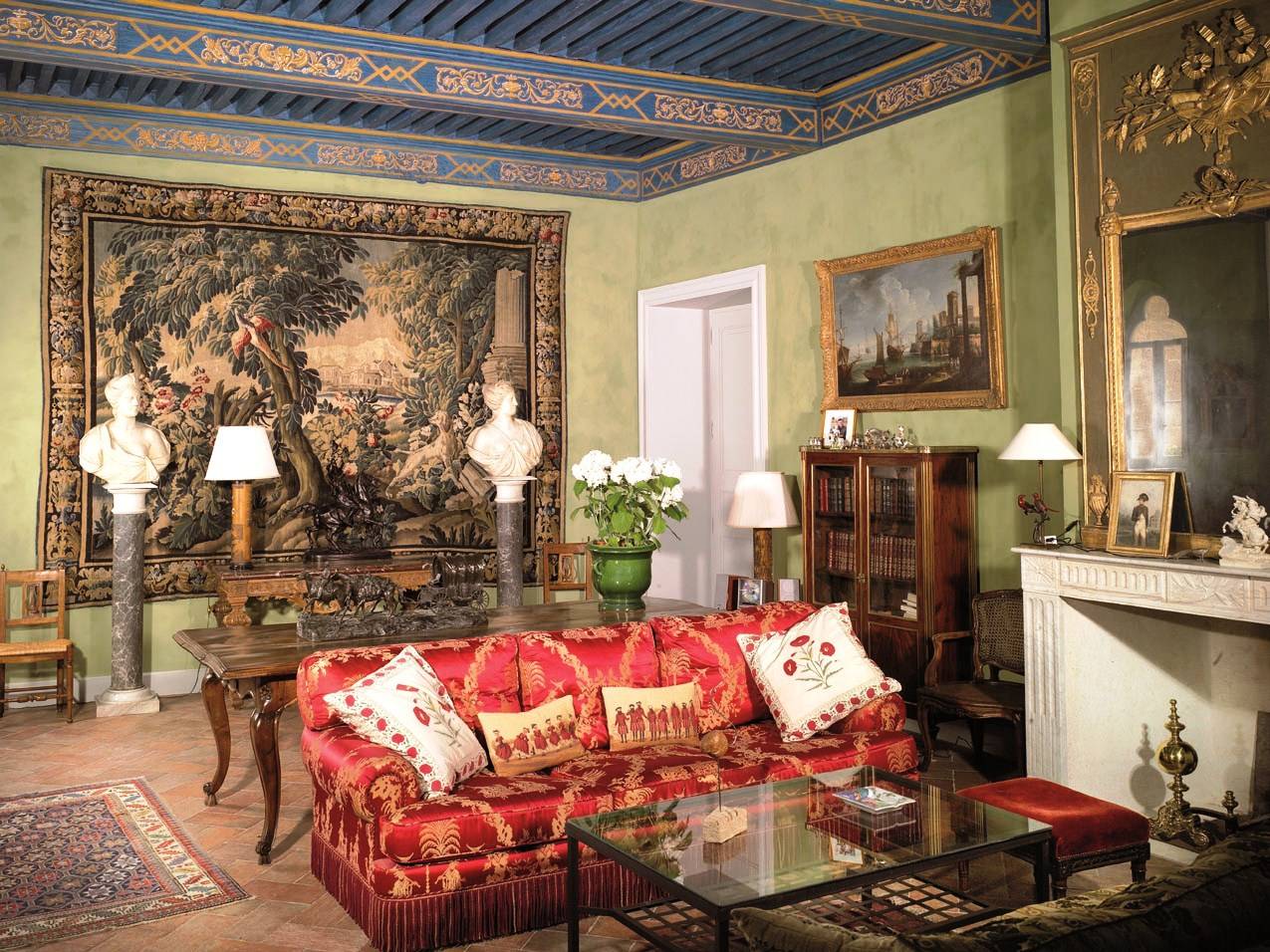 Grand salon du Château à vendre près de Chateauneuf du Pape