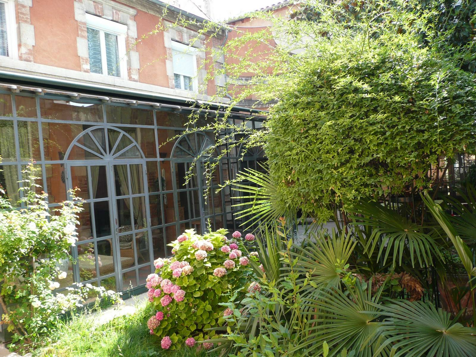 Avignon hotel particulier avec jardin et piscine a été vendu par l'agence Immobilière du Luberon à Menerbes