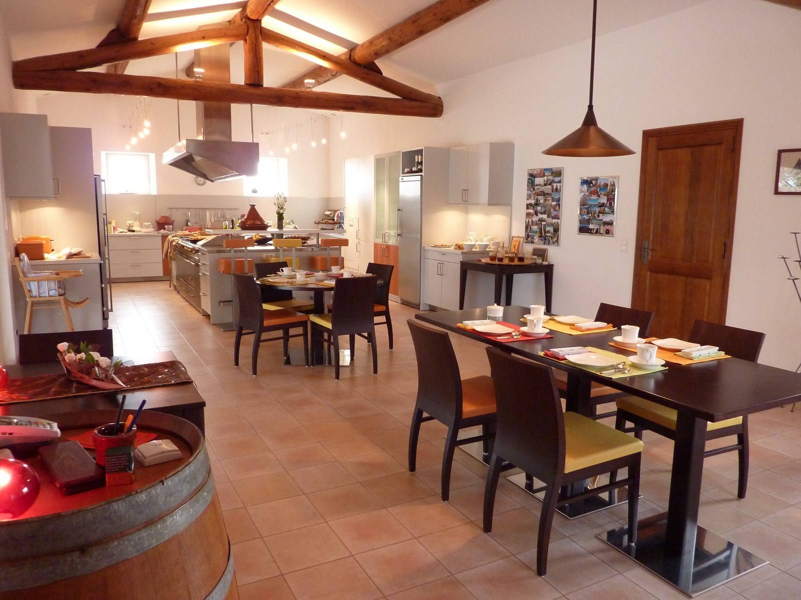 grand espace vie dans cette propriété en vente dans le Luberon