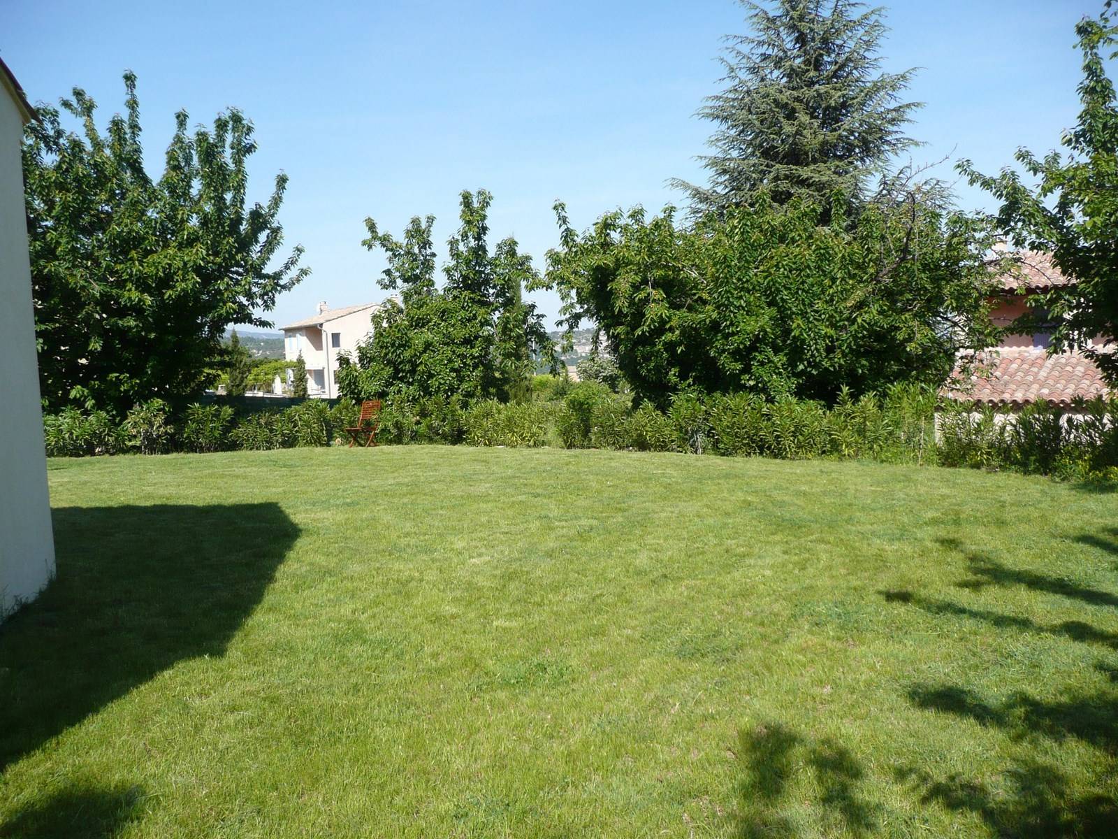 Bonnieux maison à vendre avec jardin proche des commerces