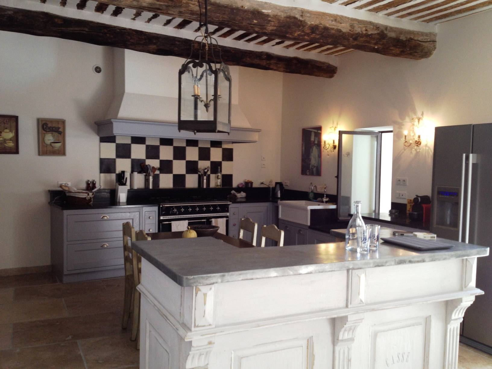 A vendre mas entièrement restauré dans le village de Cabrières d'Avignon