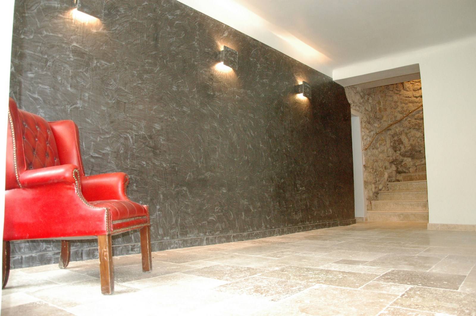 Maison de Ville à vendre à Pernes les Fontaines entièrement restaurée avec 2 terrasses et un garage