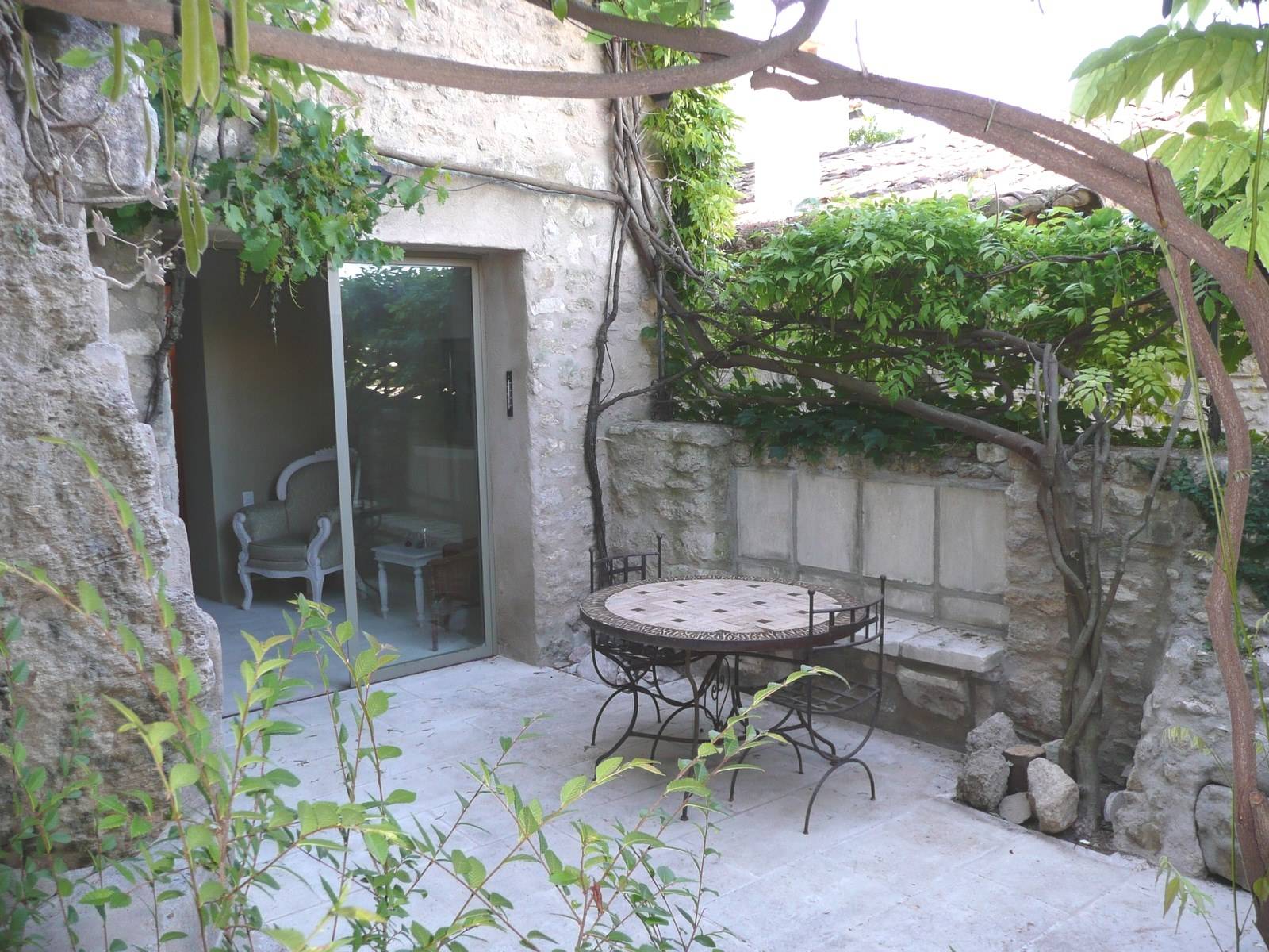Maison avec terrasse e vue sur le Luberon à la vente à Menerbes