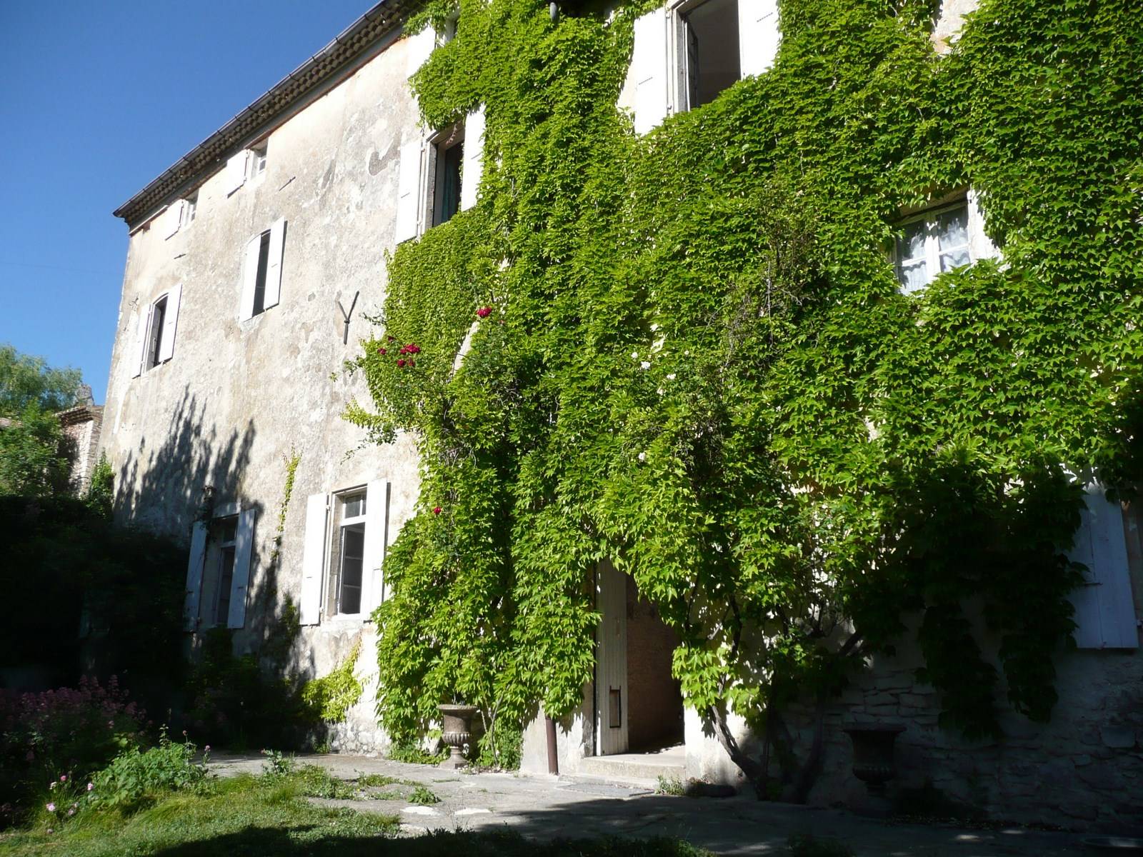 Marsanne demeure de village avec jardin à la vente